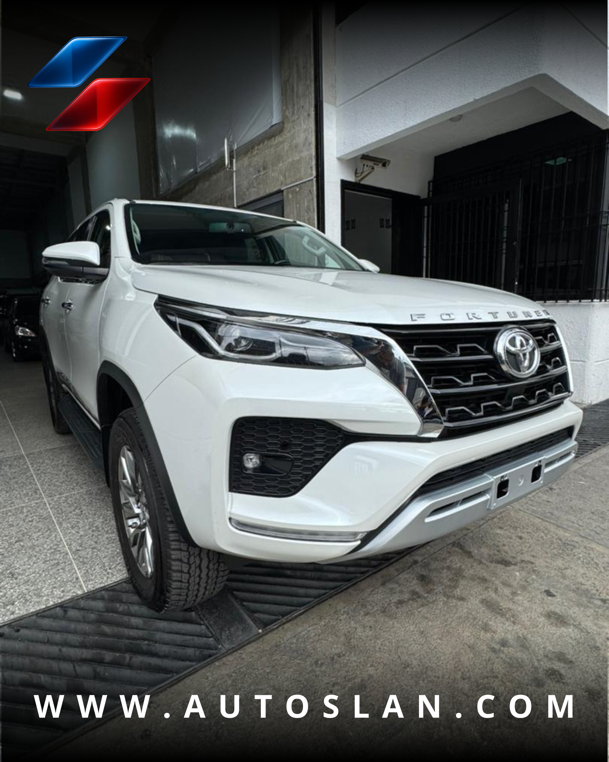 TOYOTA FORTUNER SR5 2024