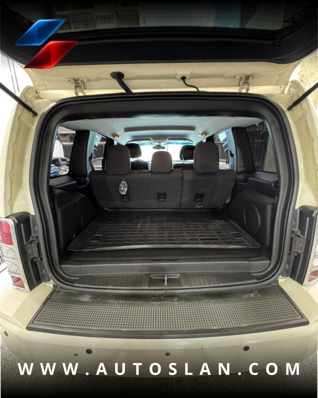 JEEP CHEROKEE SPORT 2011