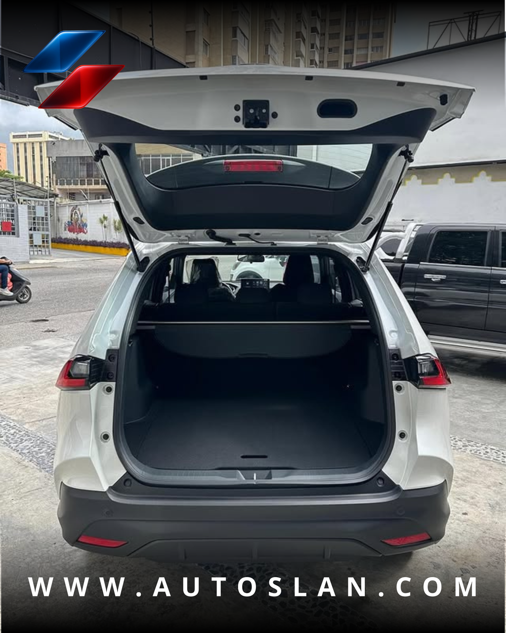 TOYOTA YARIS CROSS 2025