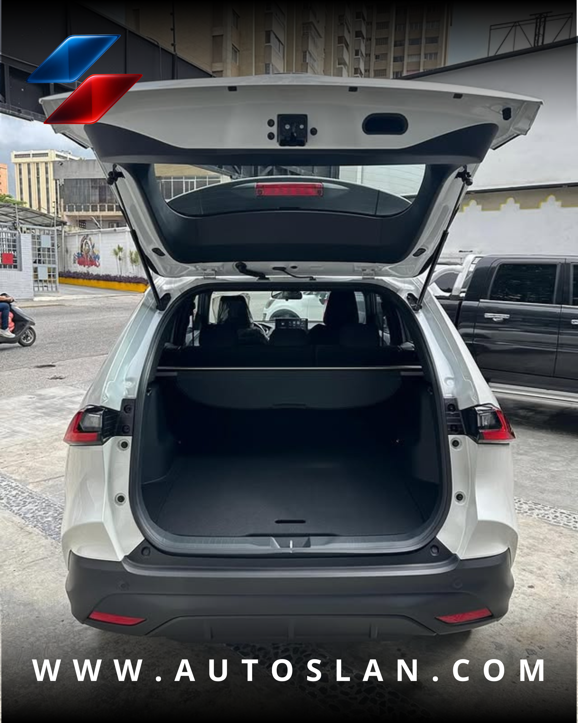 TOYOTA YARIS CROSS 2025