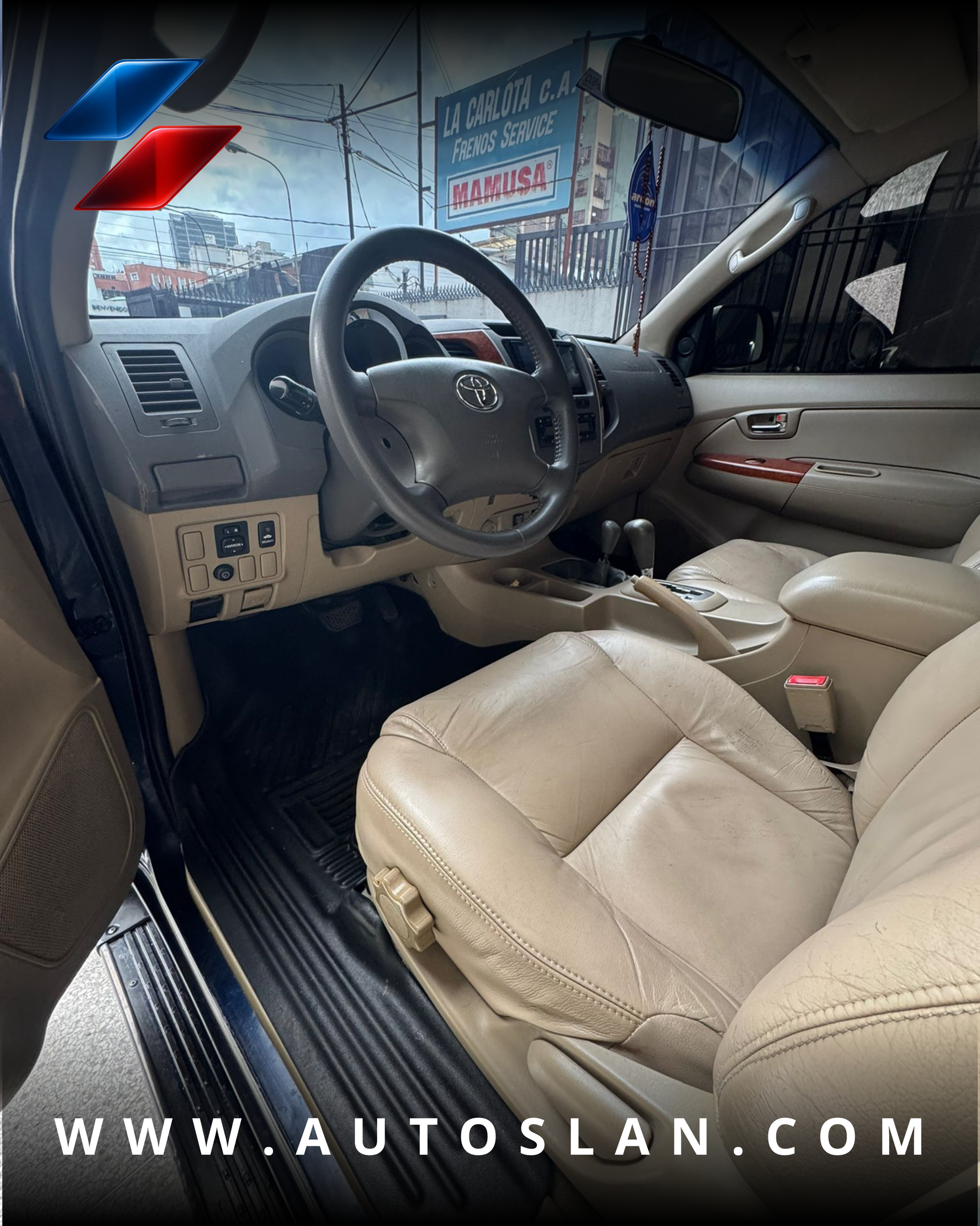 TOYOTA FORTUNER 2010