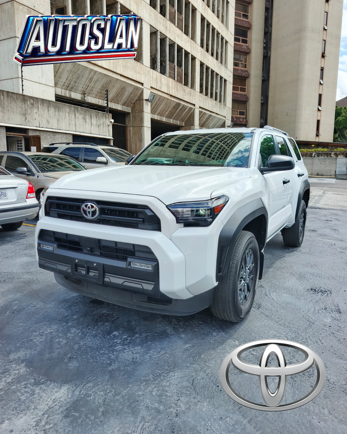 Toyota 4Runner SR5 2025