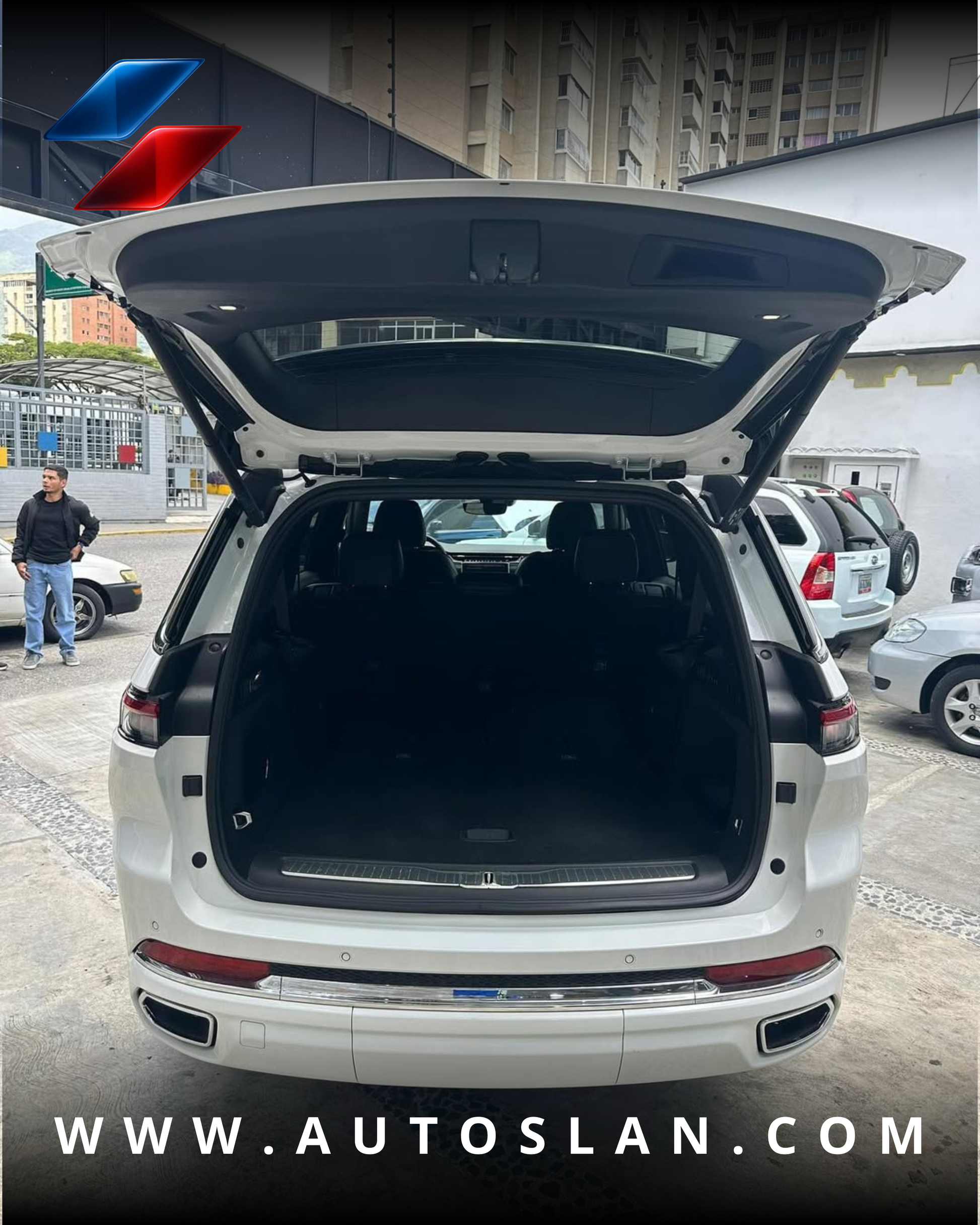 JEEP GRAND CHEROKEE OVERLAND 2025