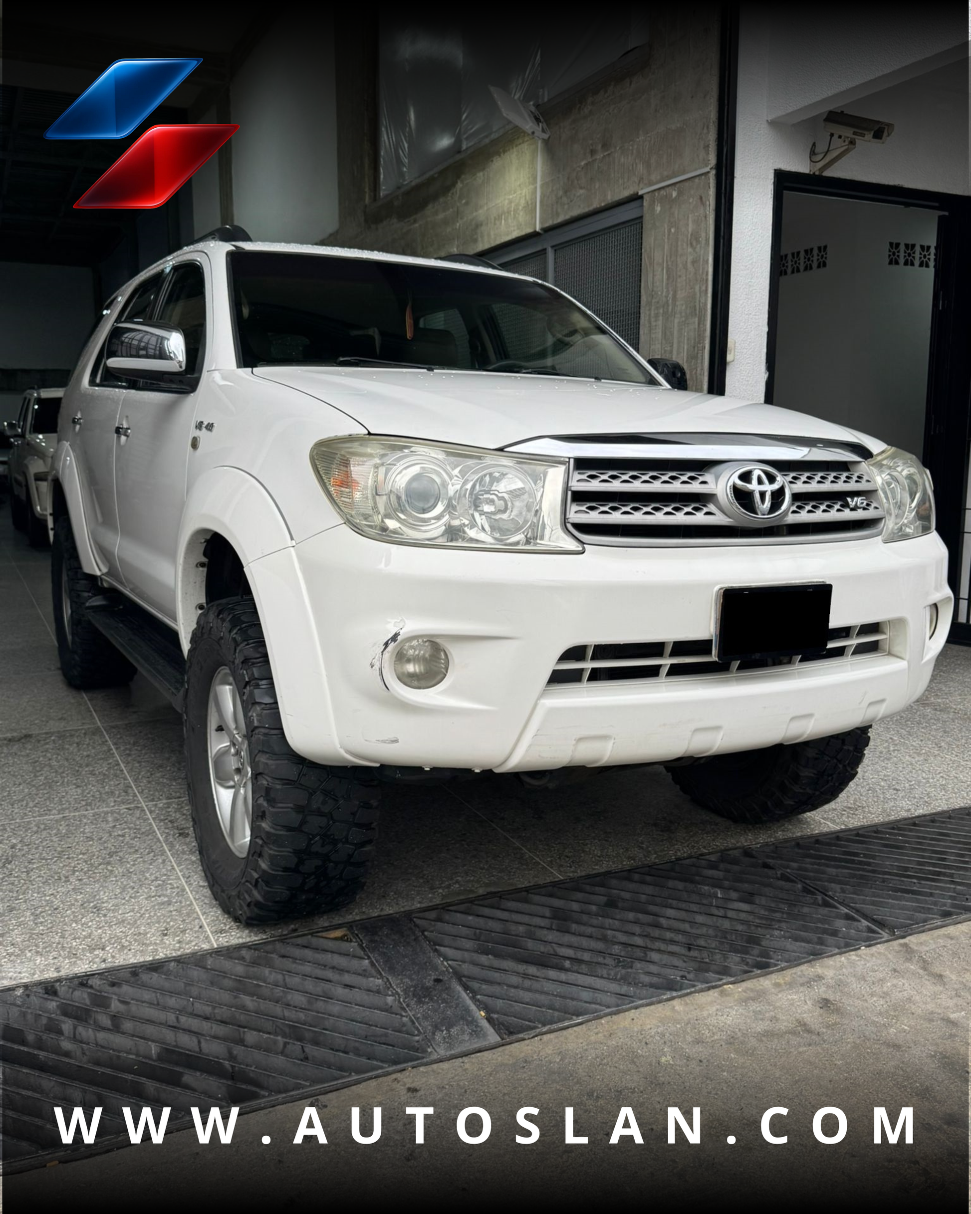 TOYOTA FORTUNER 2010