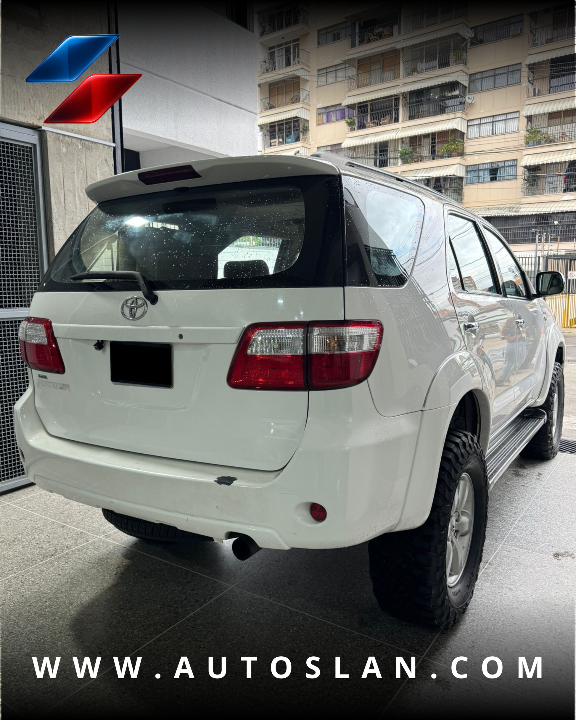 TOYOTA FORTUNER 2010