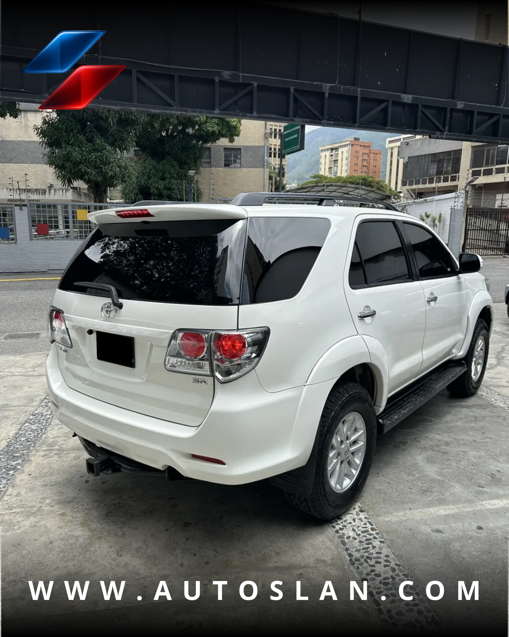 TOYOTA FORTUNER SR 2018