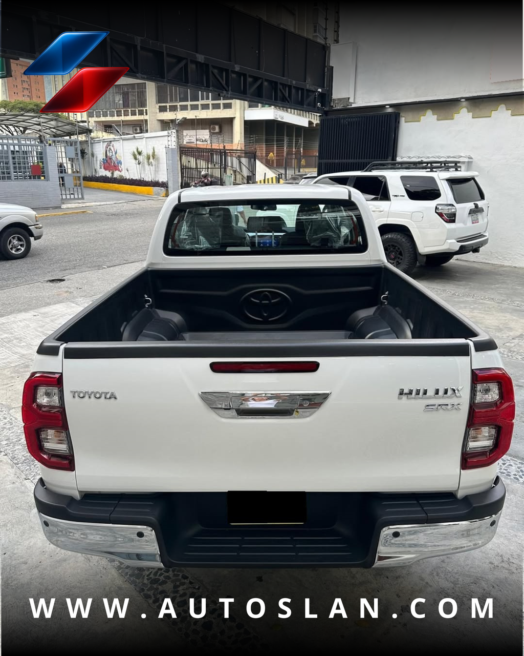 TOYOTA HILUX SRX 2025