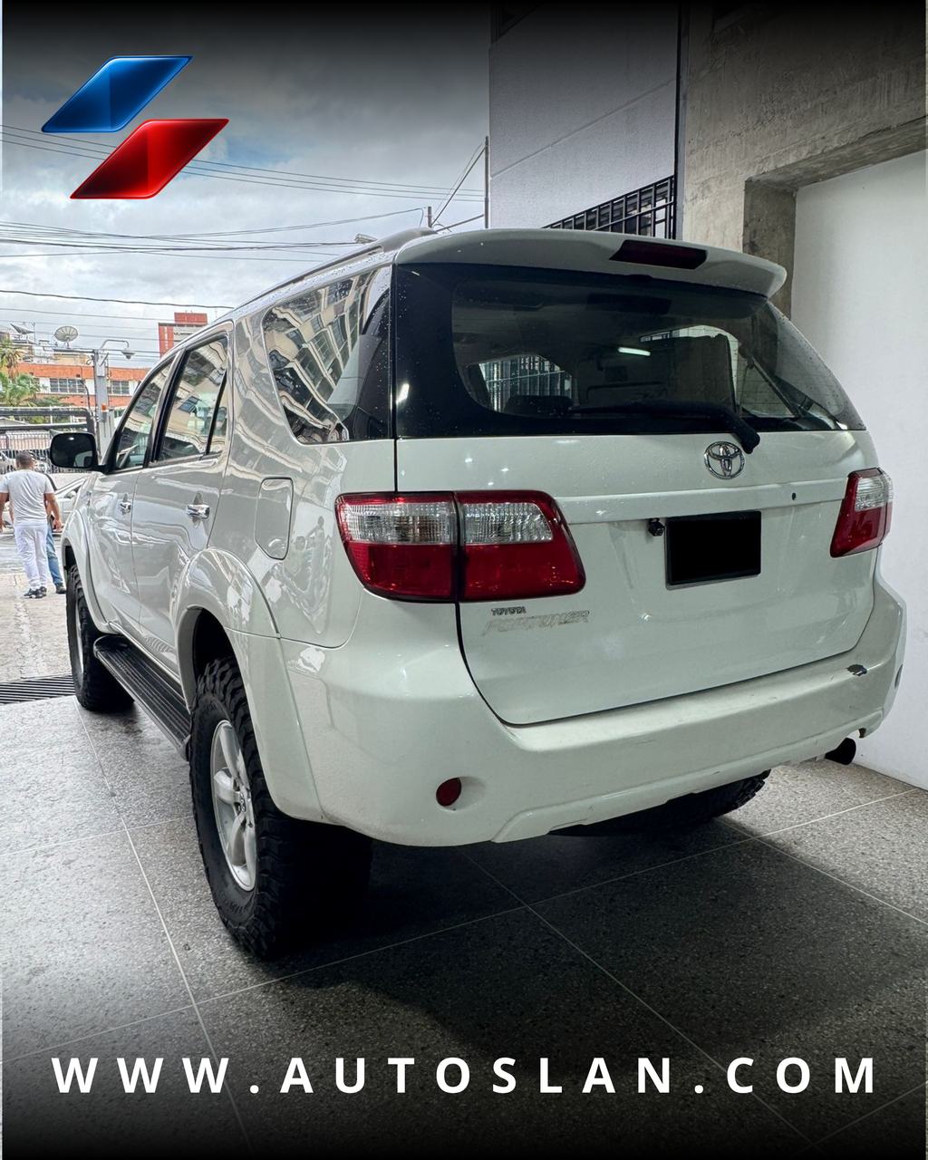 TOYOTA FORTUNER 2010
