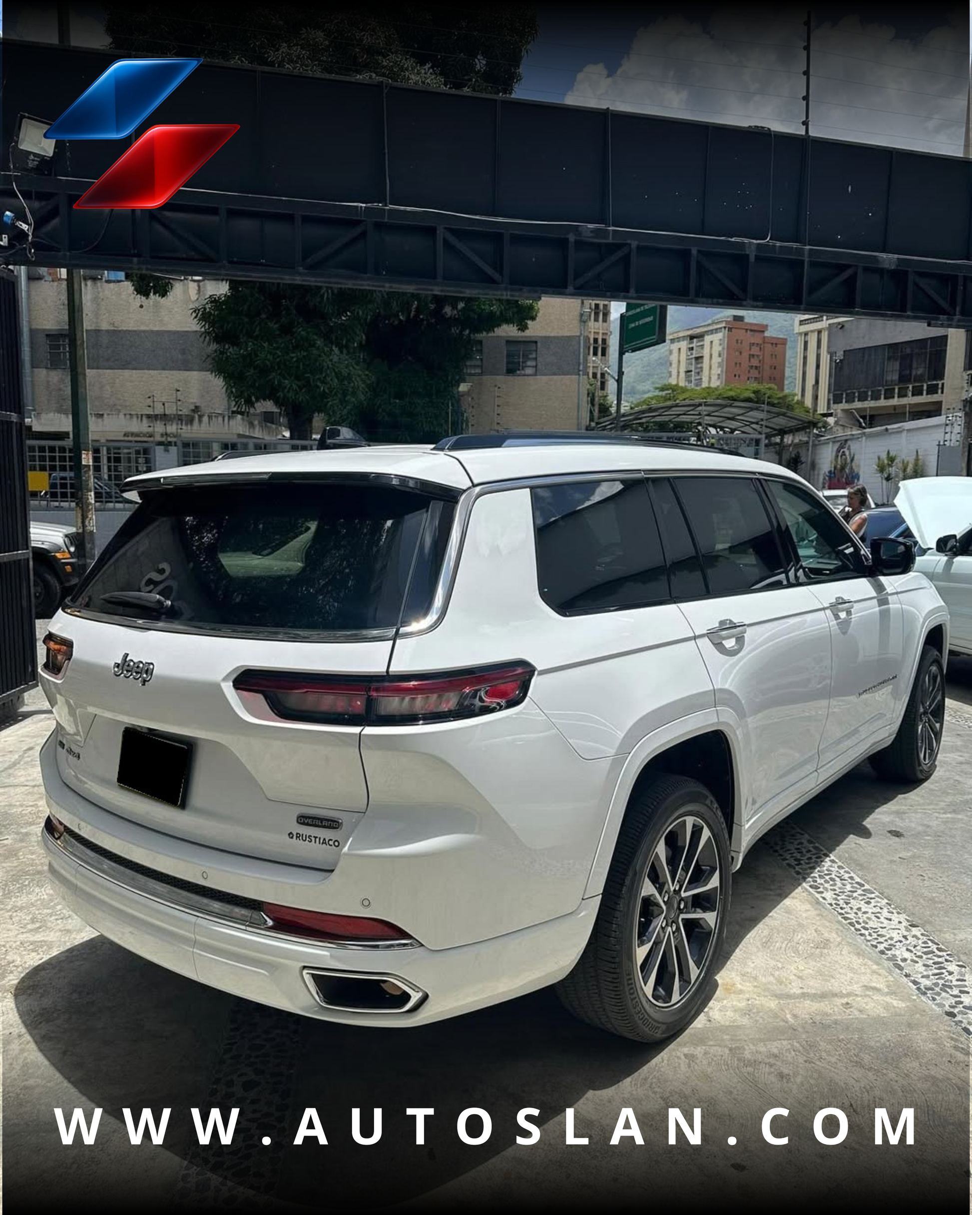 JEEP GRAND CHEROKEE OVERLAND 2025