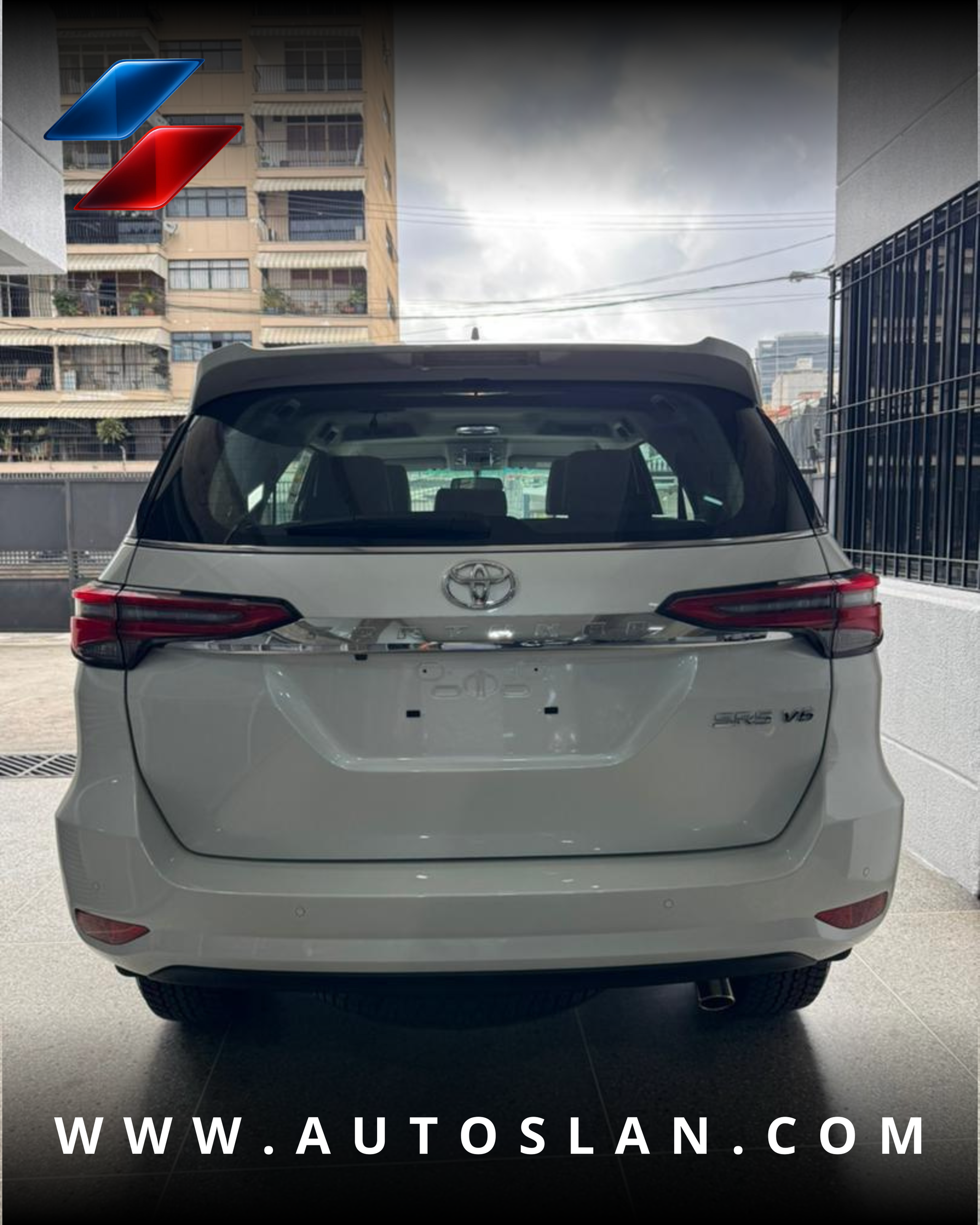 TOYOTA FORTUNER SR5 2024