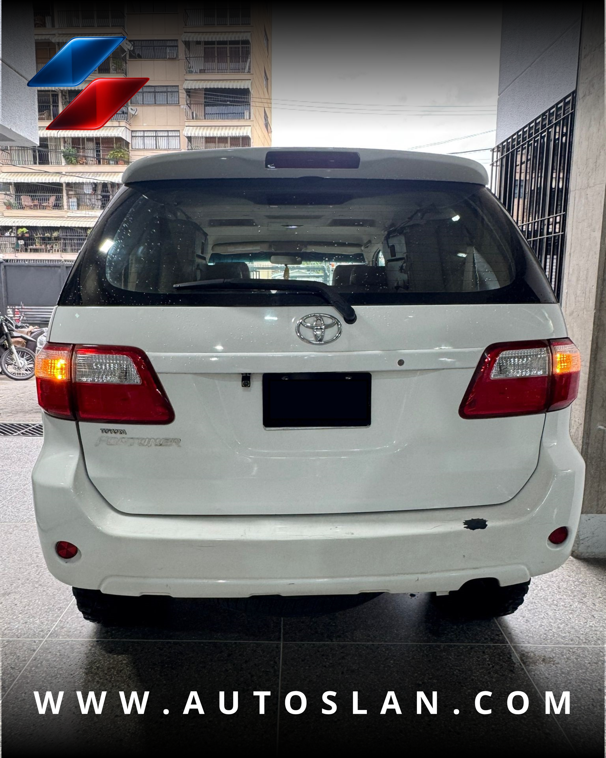 TOYOTA FORTUNER 2010