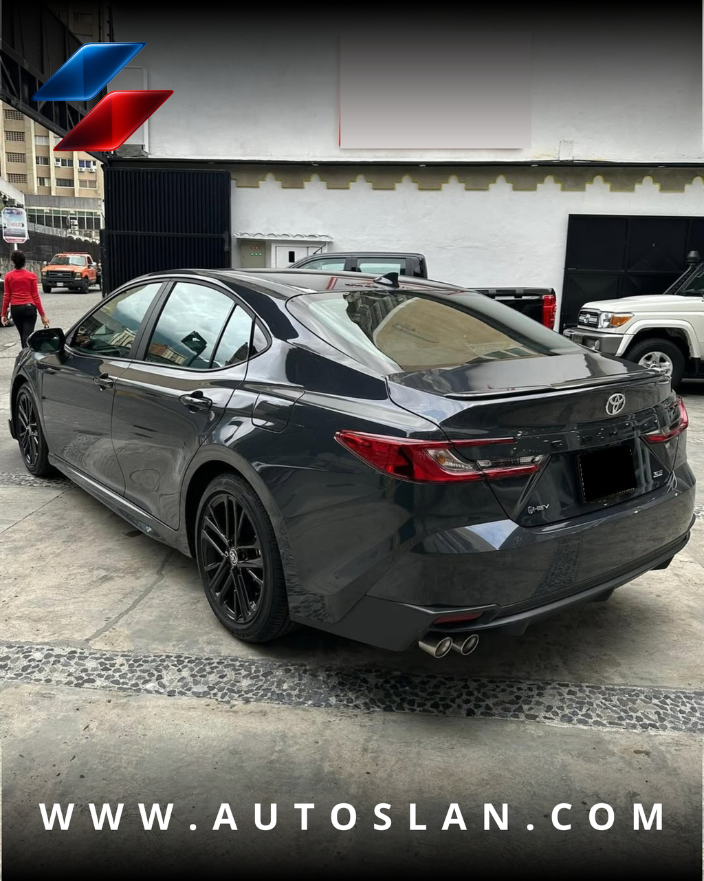 TOYOTA CAMRY SE 2025