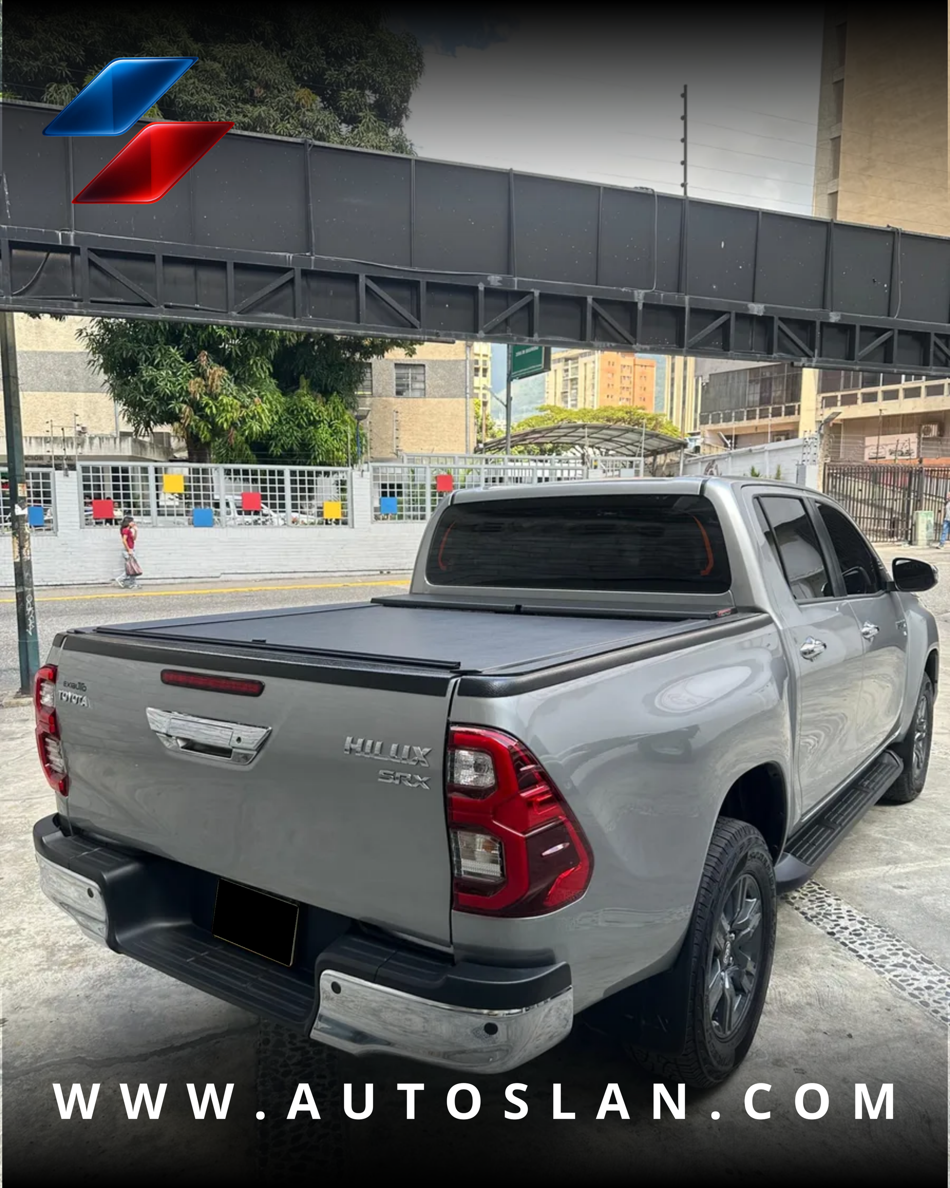 TOYOTA HILUX SRX 2024