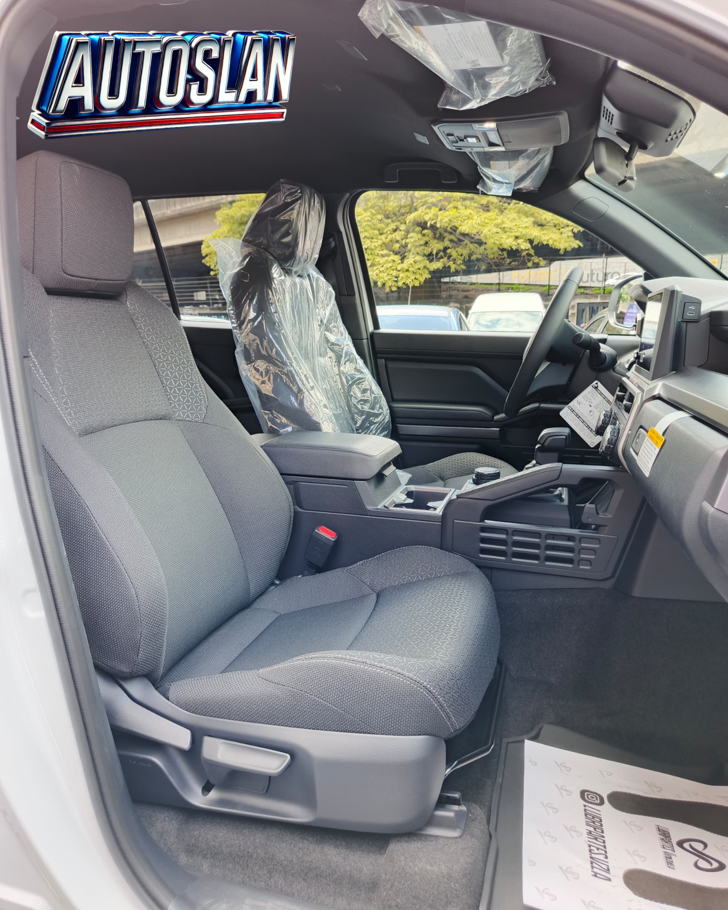 Toyota 4Runner SR5 2025