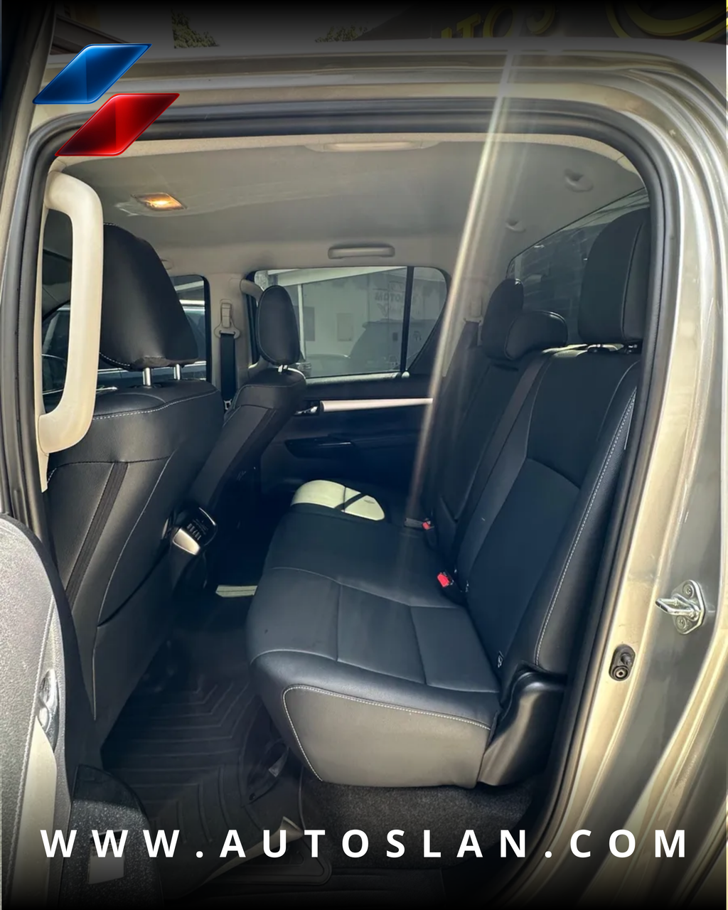 TOYOTA HILUX SRX 2024