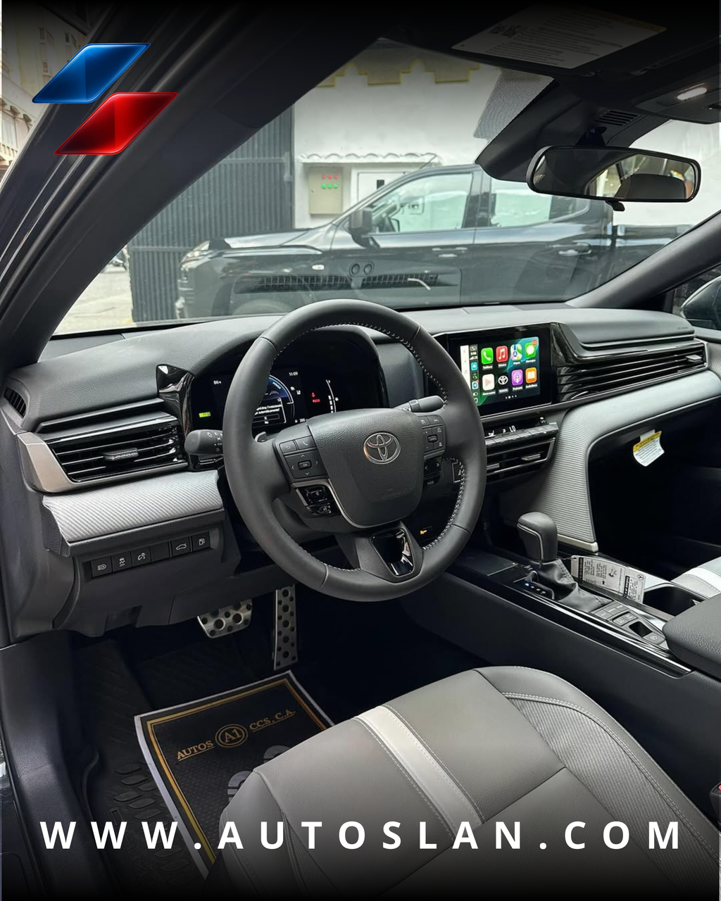 TOYOTA CAMRY SE 2025