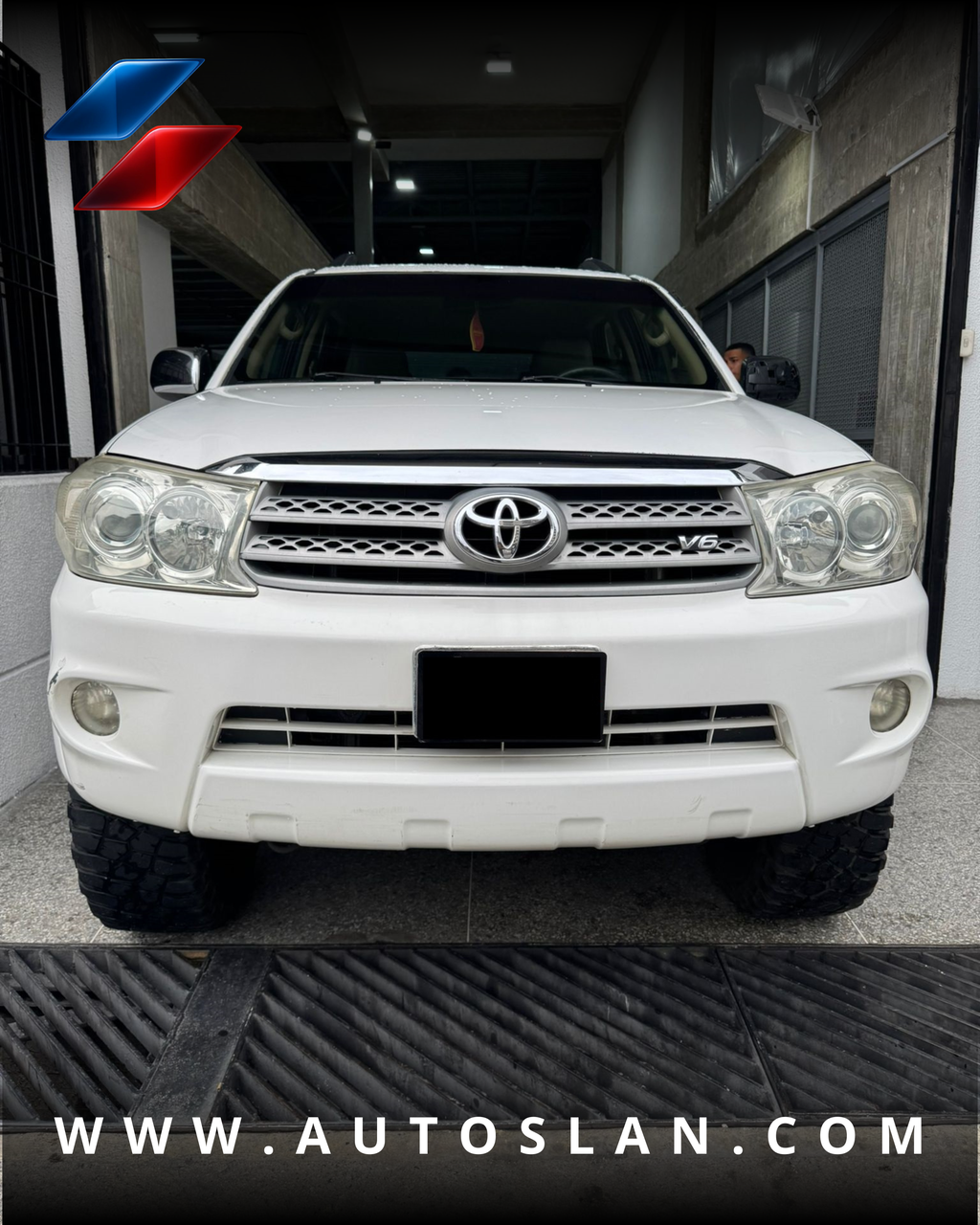 TOYOTA FORTUNER 2010
