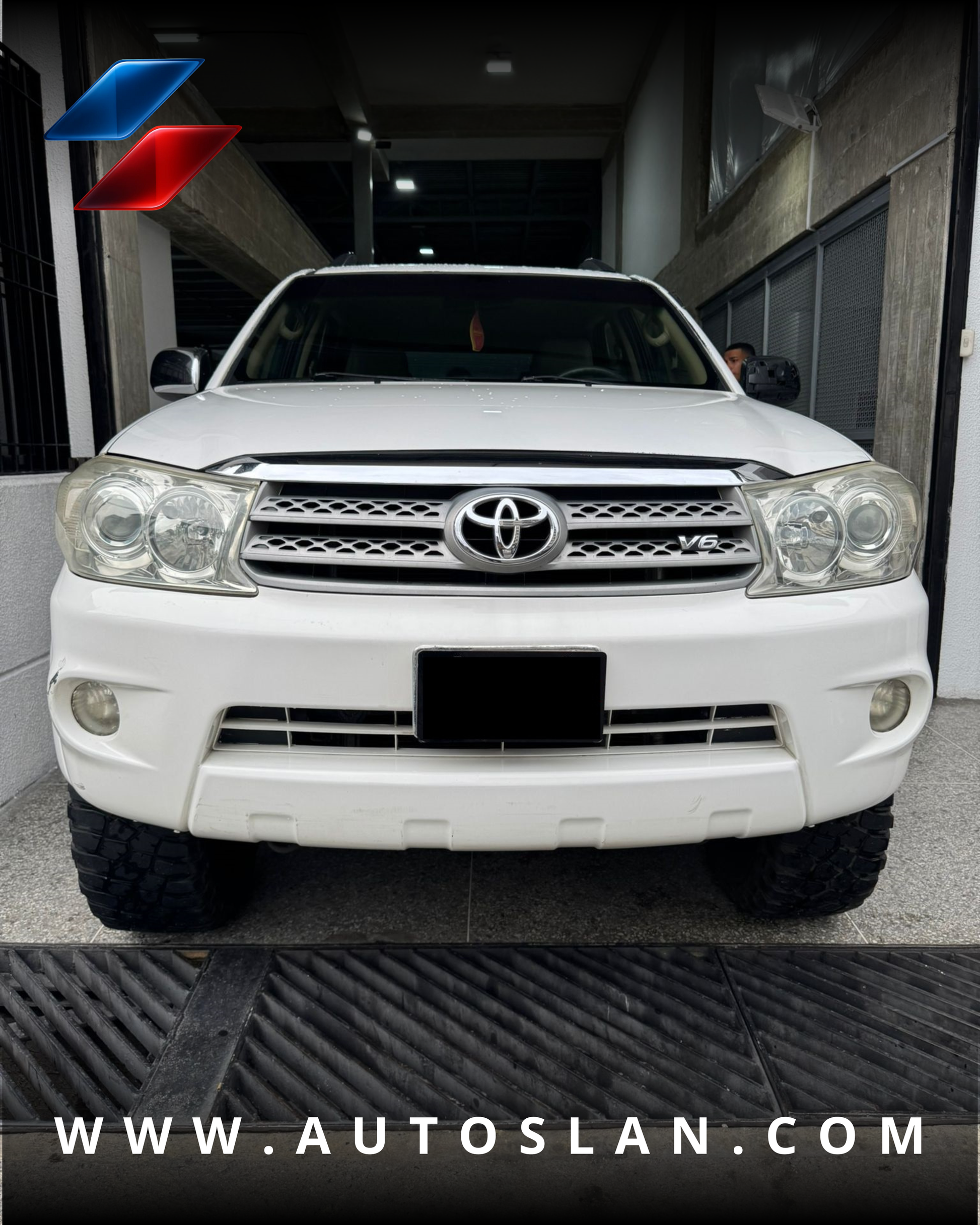 TOYOTA FORTUNER 2010