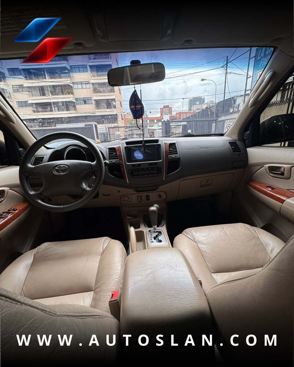 TOYOTA FORTUNER 2010
