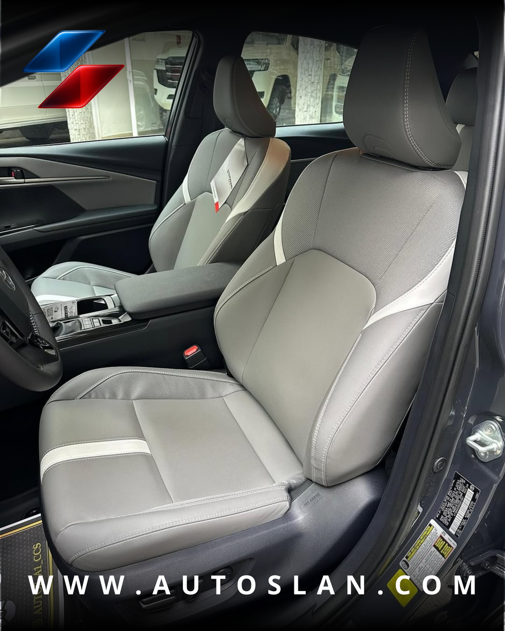 TOYOTA CAMRY SE 2025