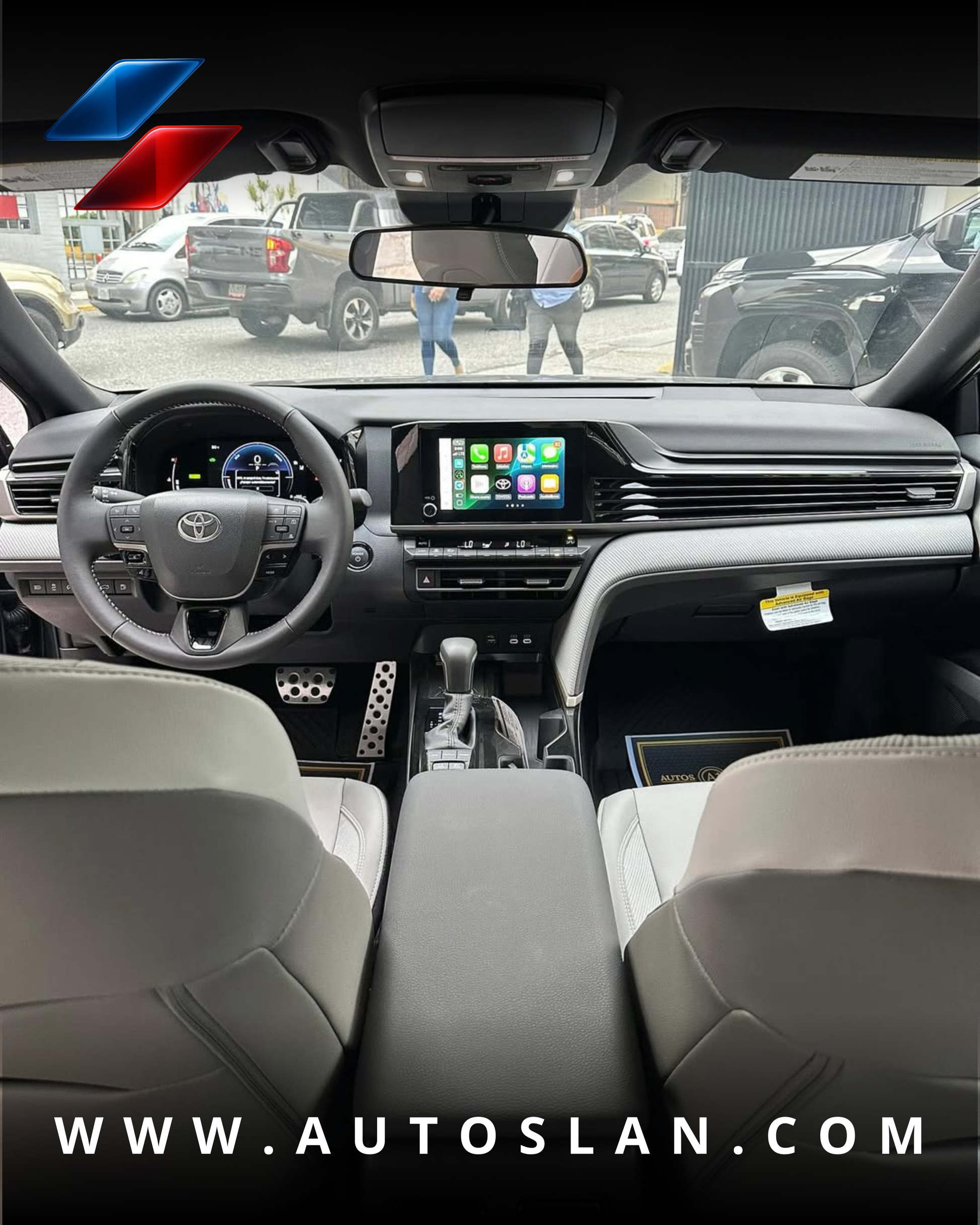 TOYOTA CAMRY SE 2025