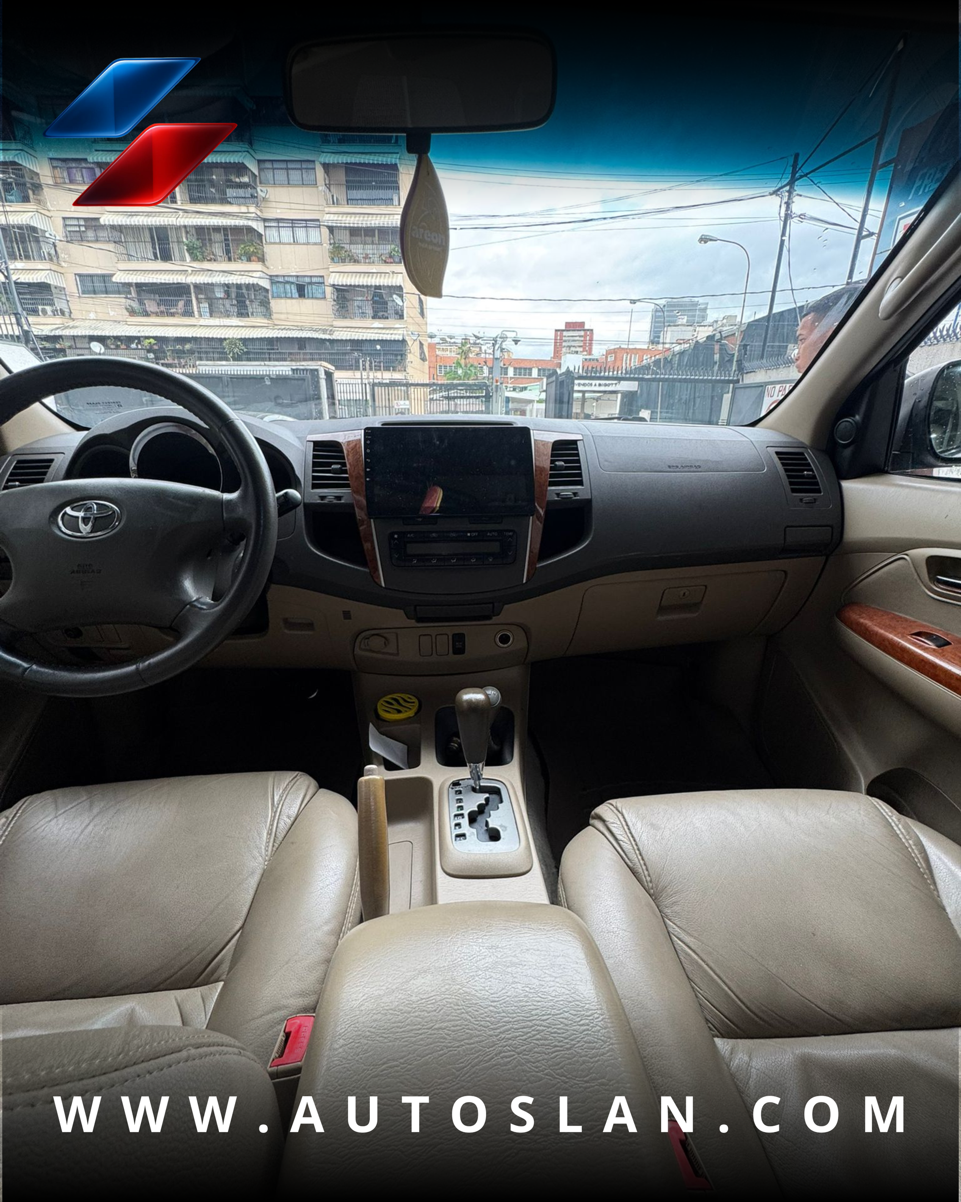 TOYOTA FORTUNER 2010