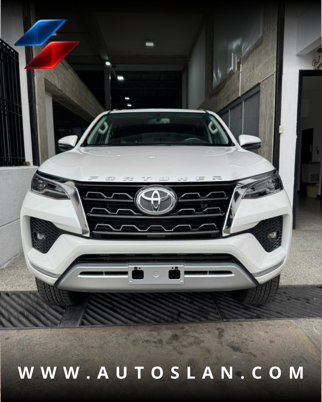 TOYOTA FORTUNER SR5 2024