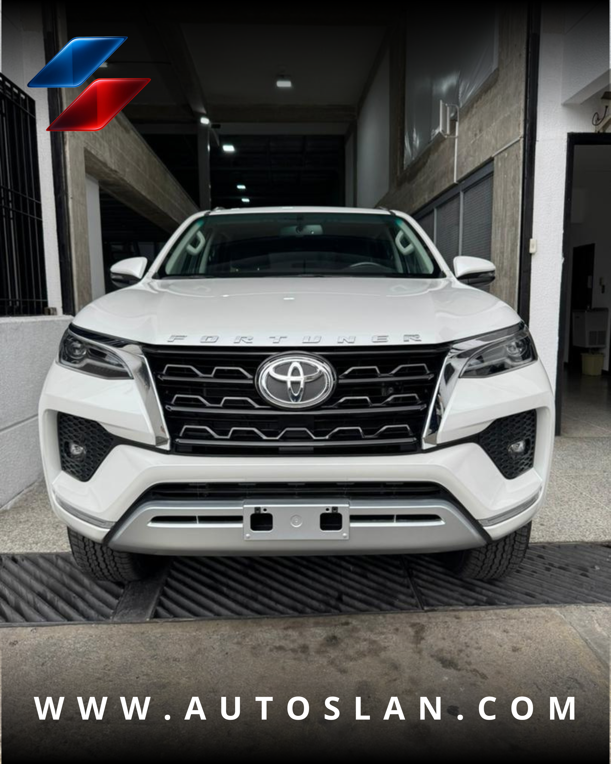 TOYOTA FORTUNER SR5 2024