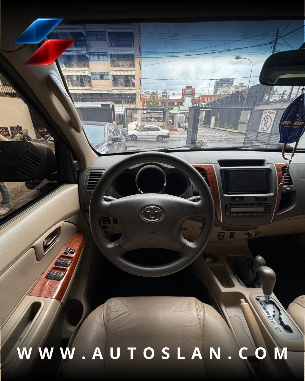 TOYOTA FORTUNER 2010