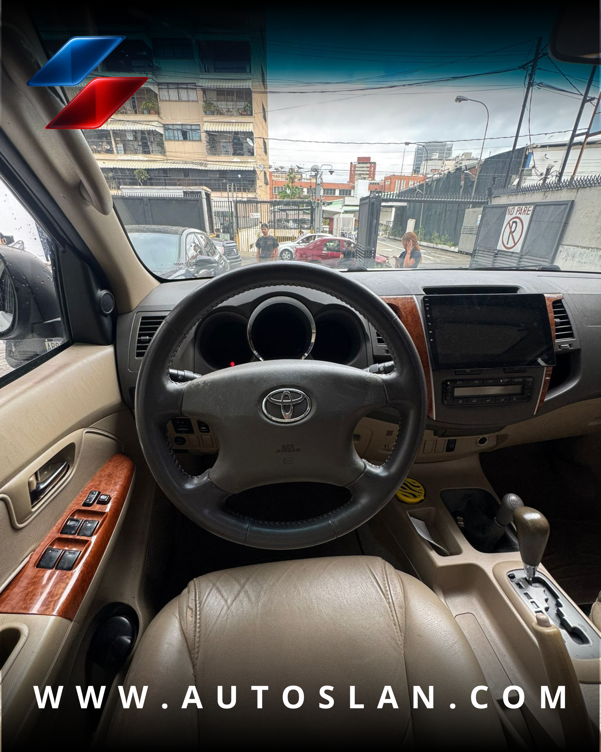 TOYOTA FORTUNER 2010