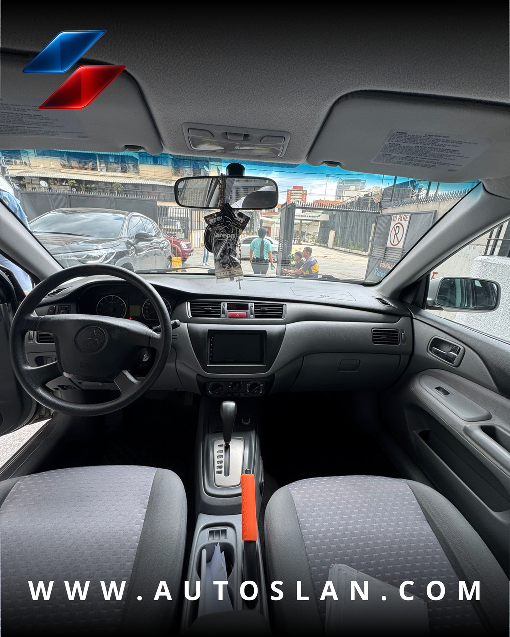 MITSUBISHI LANCER GLX 2011